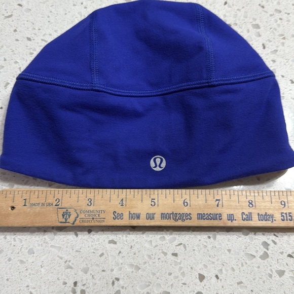 Lululemon Blue Striped reversible Beanie Women’s ponytail running outdoors gorp - Picture 3 of 4